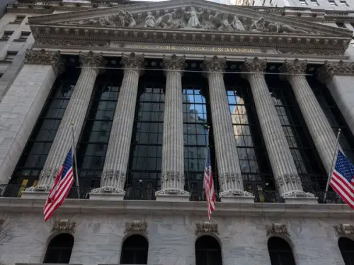Wall Street Rallies on Strong Bank Earnings and Positive Inflation News