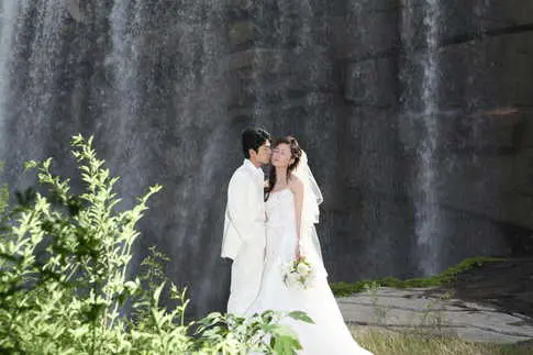 China's Marriage Rate Plummets by Over 20% in 2024, Exacerbating Demographic Challenges