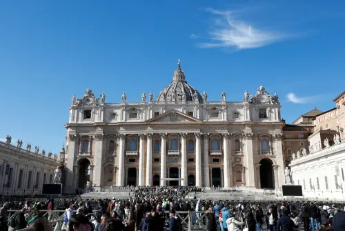 Pope Francis Apologizes for Vatican Absence