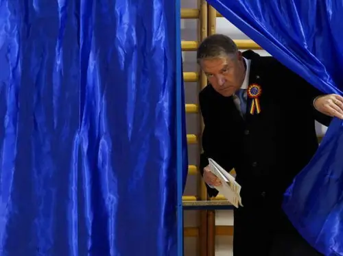 Romanian President Klaus Iohannis Resigns Before Election Rerun