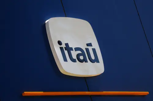 Itau Chief Economist Advocates for Reinstating Brazil's Spending Cap