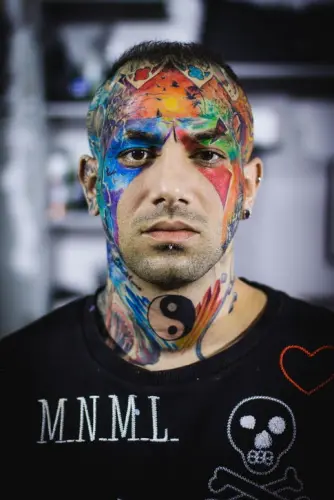 Iranian Pop Star Tataloo Confronts Death Sentence for Blasphemy