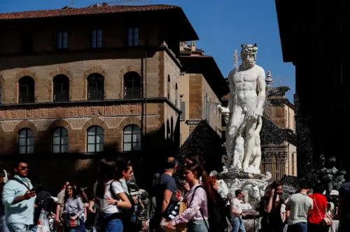 Florence Bans Keybox Check-Ins in Overtourism Crackdown