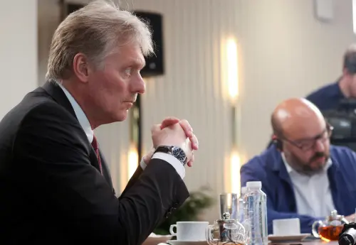 Russia Deems UK Troop Deployment to Ukraine Unacceptable, Kremlin Asserts