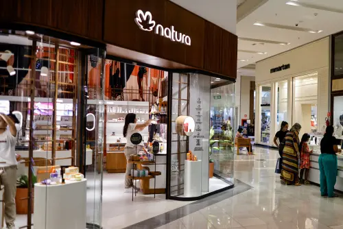 Brazil's Natura &Co in Discussions with IG4 for Potential Avon Acquisition