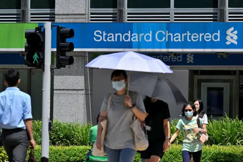 StanChart Commits to Reducing Emissions from Oil and Gas Bonds