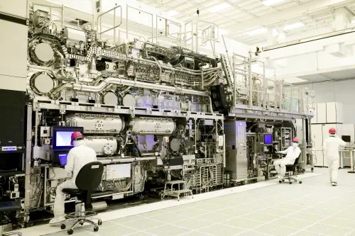 Intel Reports Successful Production of New ASML Machines