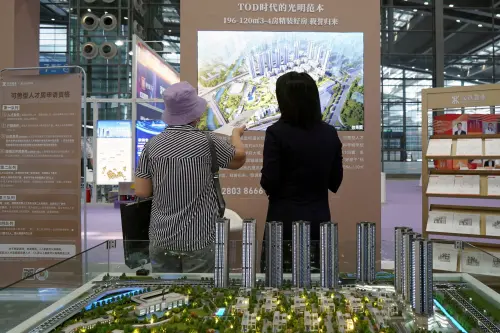 Reuters Poll: Chinese Home Prices Expected to Decline Further, Recovery Unlikely Before 2026