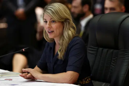 Canadian Minister Reports Ongoing G7 Discussions on Joint Statement Regarding Ukraine