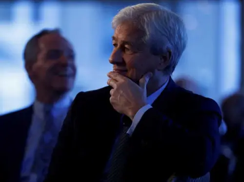Jamie Dimon Criticizes U.S. Government's Inefficiency, Urges Completion of Elon Musk's DOGE Initiative