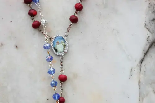 Pope Francis Hospitalized in Rome as Argentinians Pray