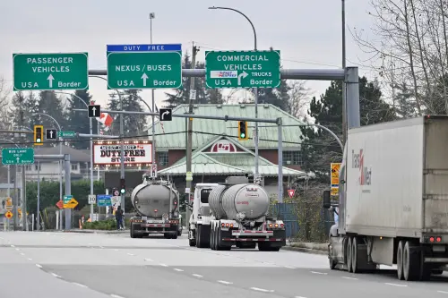 Canada's AAA Credit Ratings Secure Against US Tariffs; Provinces Face Higher Risk