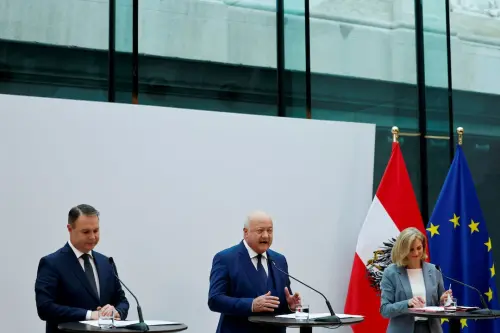 Austrian Centrist Parties Form Coalition Excluding Far Right