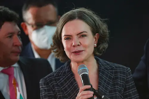 Lula Appoints Hoffmann as Minister of Institutional Relations in Brazil