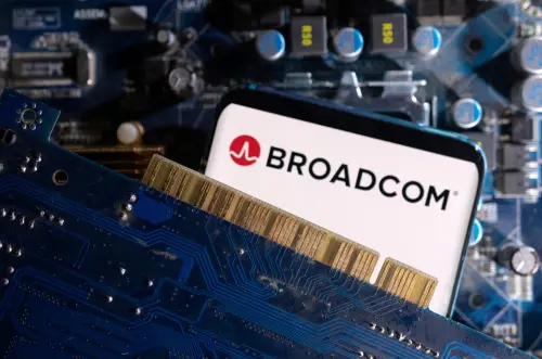 Broadcom's Forecast Boosts Hopes for AI Rally Resurgence