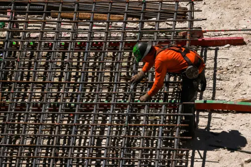 White House Announces Implementation of 25% Tariff on Steel and Aluminum