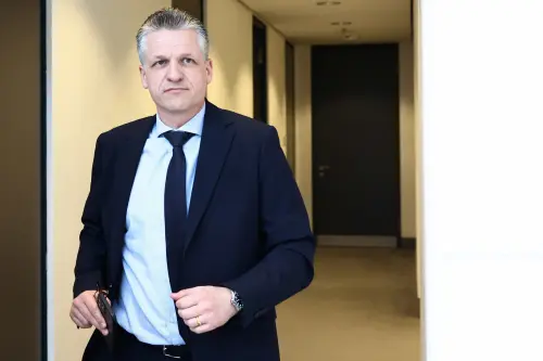 German Fiscal Bonanza Deal Spurs Euro's Rise as Clock Ticks