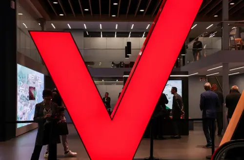 Verizon's Unusual Quarterly Warning Rattles US Telecom Shares
