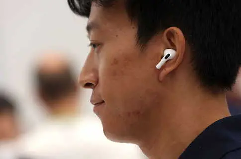 Apple Reportedly Developing Real-Time Translation Feature for AirPods