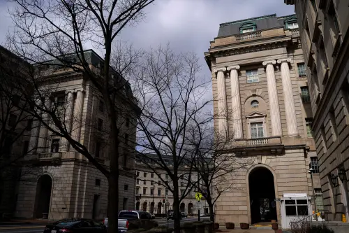 US IRS Halts Modernization Investments for AI Technology Evaluation