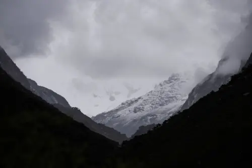 Peruvian Farmer Tests Global Climate Law Amid Melting Glaciers