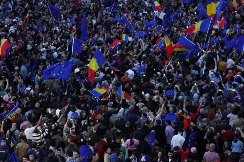 Romanians Rally in Support of Europe Amid Election Tensions