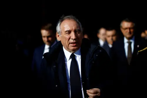 French Prime Minister Rejects Proposal to Lower Retirement Age to 62