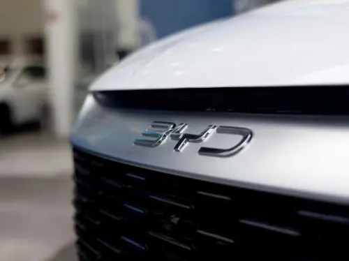 BYD Unveils Faster-Charging EV Platform in China, Targeting 4,000+ Charging Stations