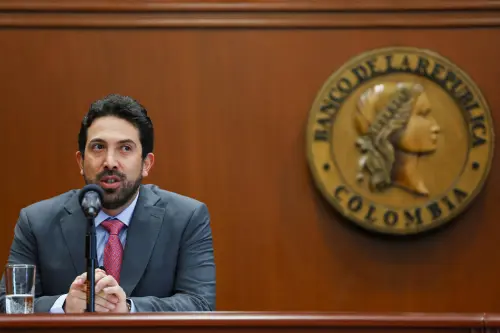 Colombia's Finance Ministry Delays Departure Announcement of Minister Amid Media Reports