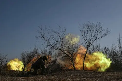 Putin urges Trump to officially recognize all territories Russia has annexed in Ukraine, according to Kommersant.