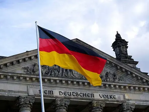 Germany Revises US Travel Advisory Following Detention of Three Citizens