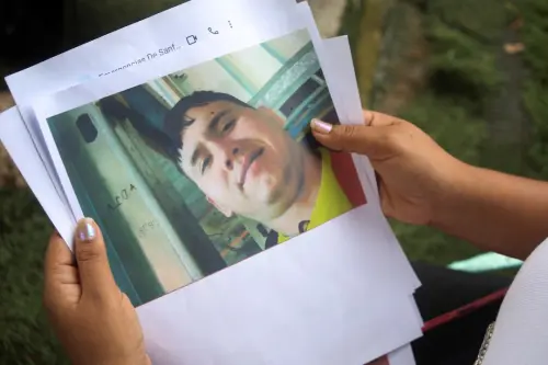 Colombian-Venezuelan Migrant Detained in El Salvador Lacks Connections to Notorious Gang, According to His Wife