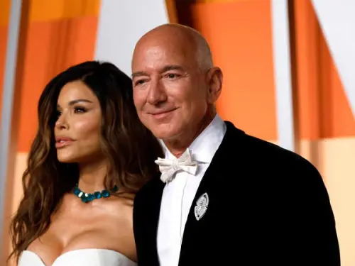Jeff Bezos and Lauren Sánchez Plan Summer Wedding in Venice After Nearly Two-Year Engagement
