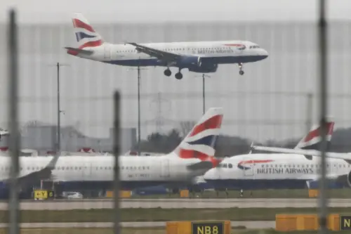 Heathrow Defends Airport Shutdown Amid Blame Game
