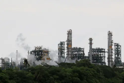 Pemex Seeks Market Diversification Amid Trump Tariff Threats