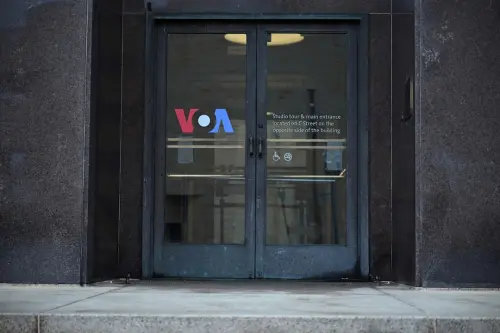 US Judge Temporarily Blocks Trump from Dismissing Voice of America Employees