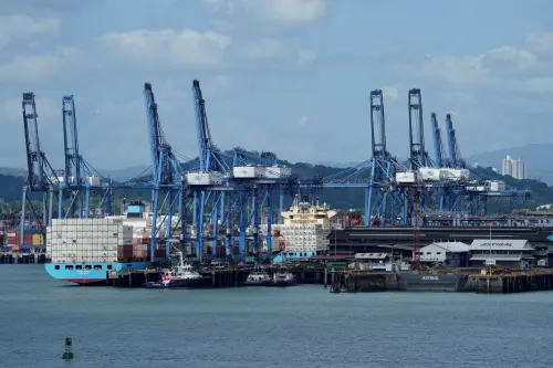 CK Hutchison Won't Finalize Sale of Strategic Panama Ports Next Week, Sources Indicate
