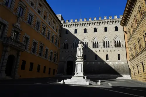 ISS Calls on Monte dei Paschi Investors to Reject Cap Increase for Mediobanca Offer