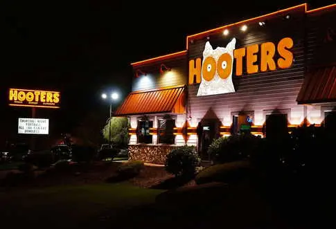 Hooters Pursues Survival via Bankruptcy and Sale Back to Original Founders