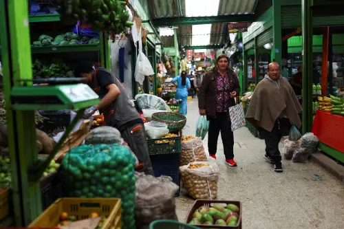 Colombia's Inflation Expected to Ease in March, Rise in 2025 and 2026