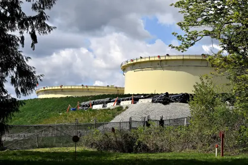 Trans Mountain Pipeline in Canada Reduces Oil Shipment Forecasts