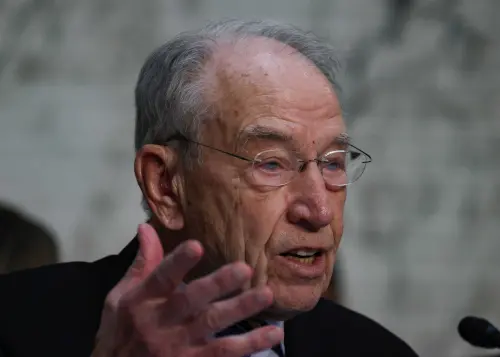 US Senators Aim to Limit Trump's Tariff Authority