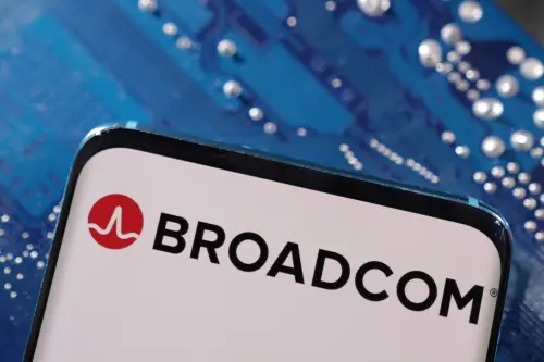 Broadcom Shares Decline as Revenue Forecast Disappoints