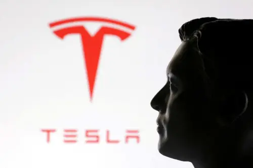 Retail Traders Capitalize on Tesla Amid Trump-Musk Dispute