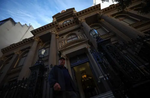 Argentina Initiates $2 Billion Repurchase Agreement to Strengthen Reserves